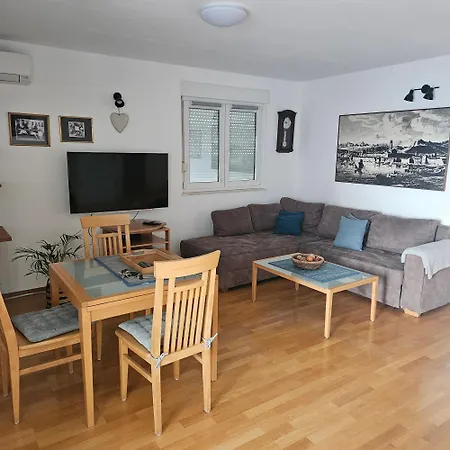 아파트 On The Beach, 2 Floors & Wide Terrace *