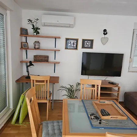 On The Beach, 2 Floors & Wide Terrace 아파트