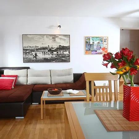 아파트 On The Beach, 2 Floors & Wide Terrace *