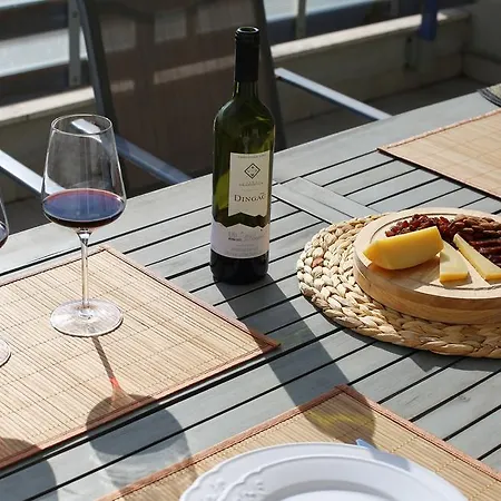 아파트 On The Beach, 2 Floors & Wide Terrace *