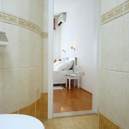 On The Beach, 2 Floors & Wide Terrace Apartment *